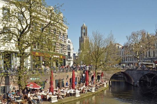 Alquiler de autobuses Utrecht: la mejor empresa de servicios de alquiler de autocares / minibús